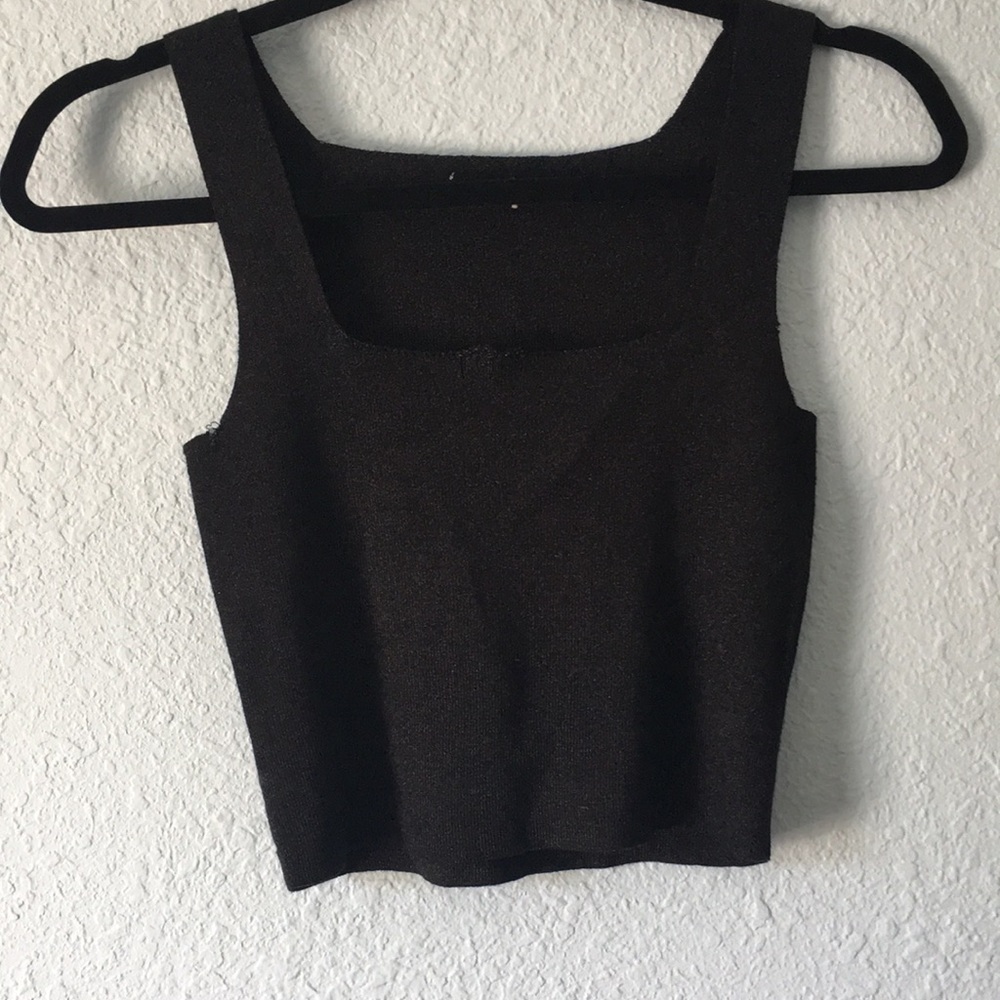 Black cropped tank top